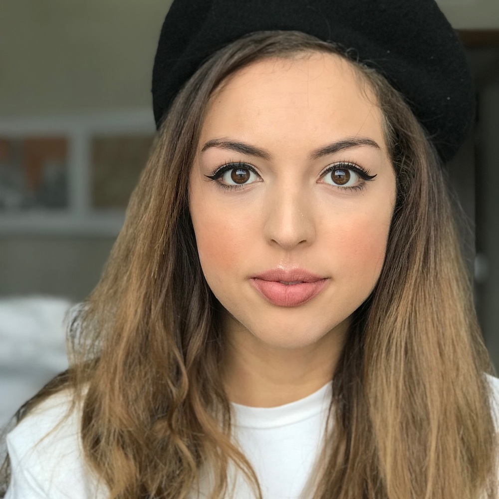 Meet your Posher, Daniela